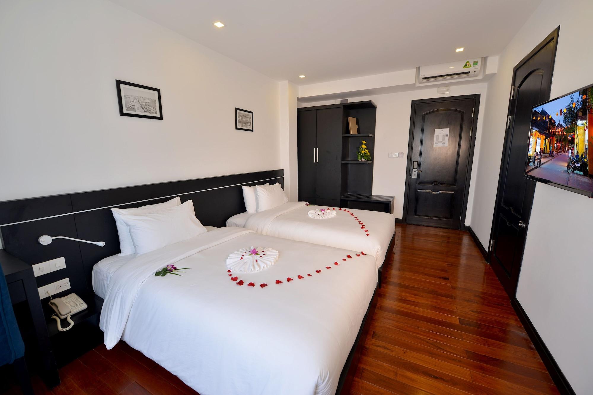 Nostalgia Hotel And Spa Hoi An Exterior photo