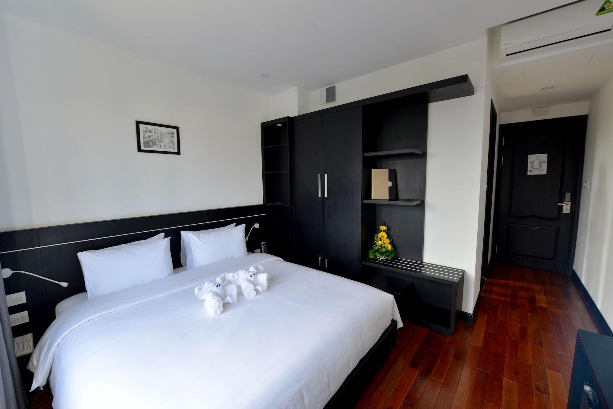 Nostalgia Hotel And Spa Hoi An Exterior photo