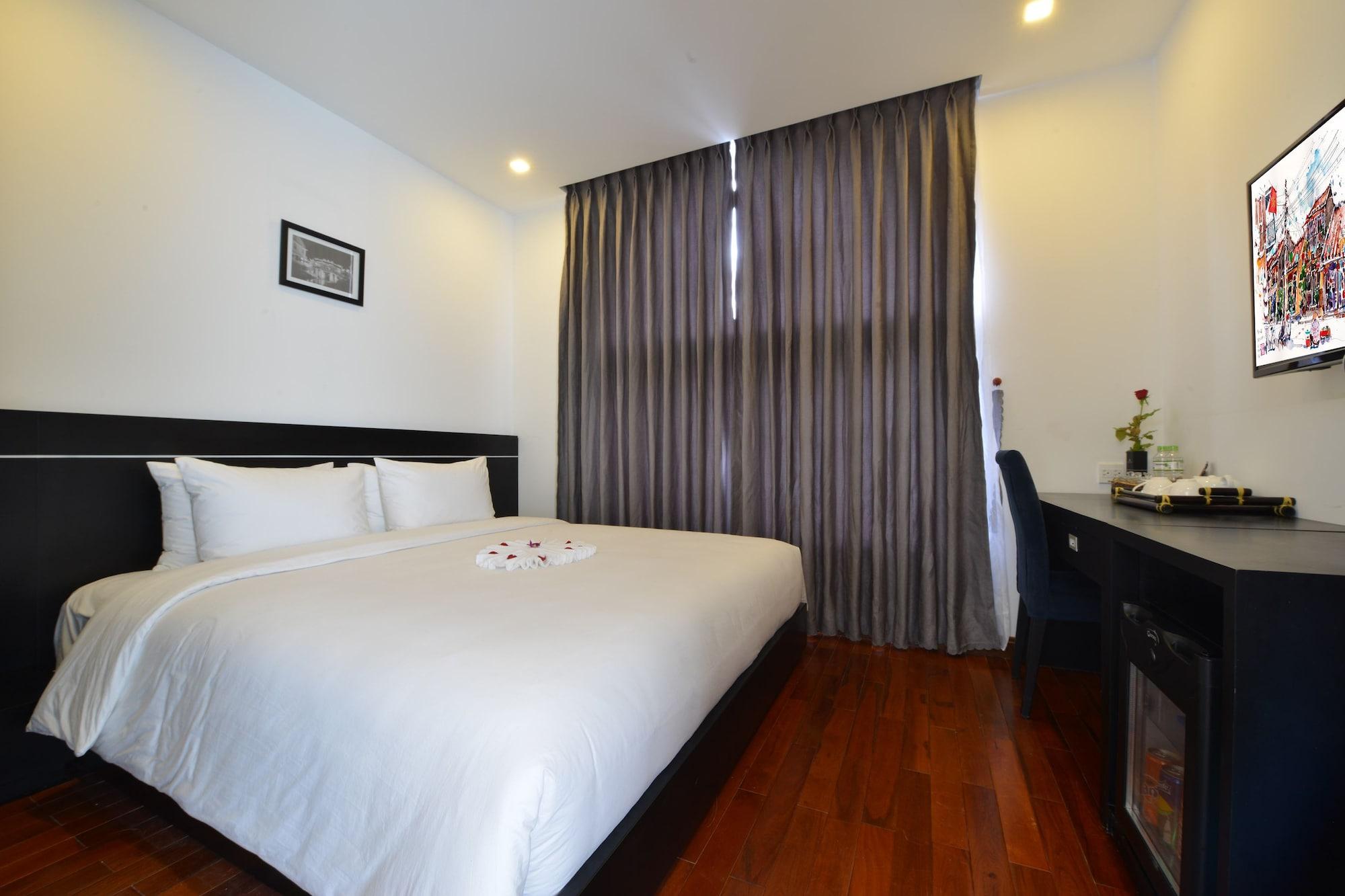 Nostalgia Hotel And Spa Hoi An Exterior photo