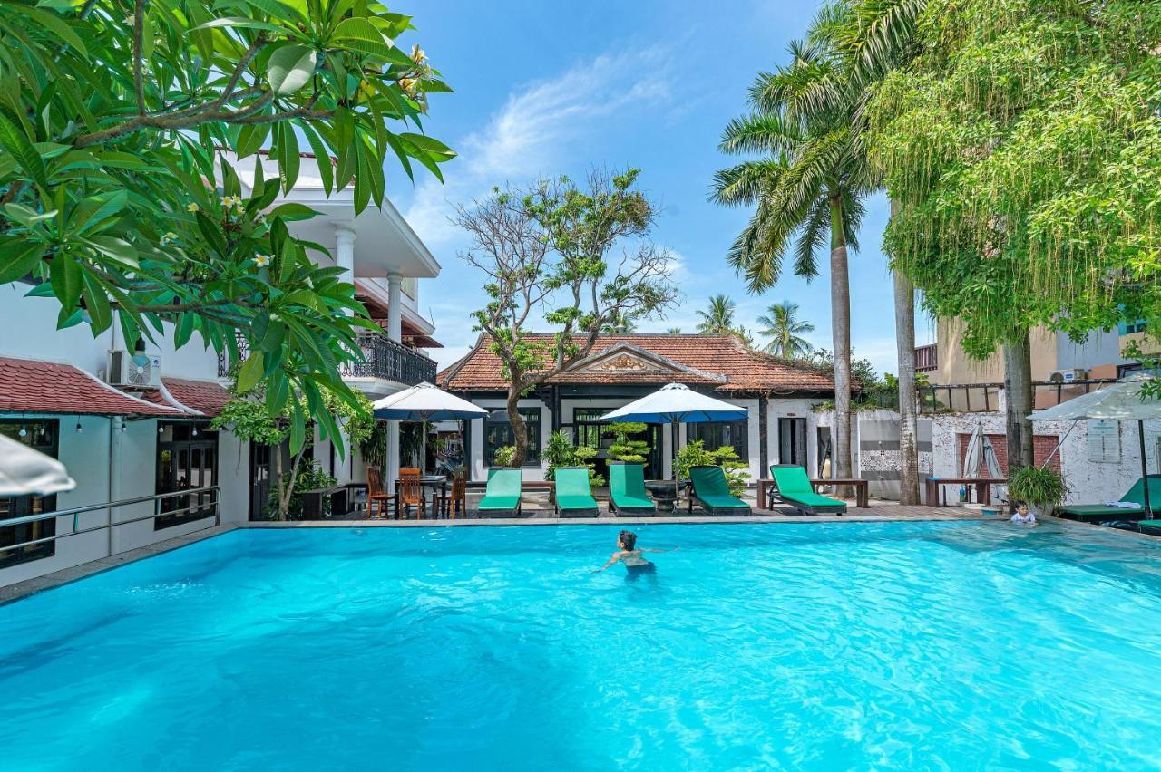 Nostalgia Hotel And Spa Hoi An Exterior photo