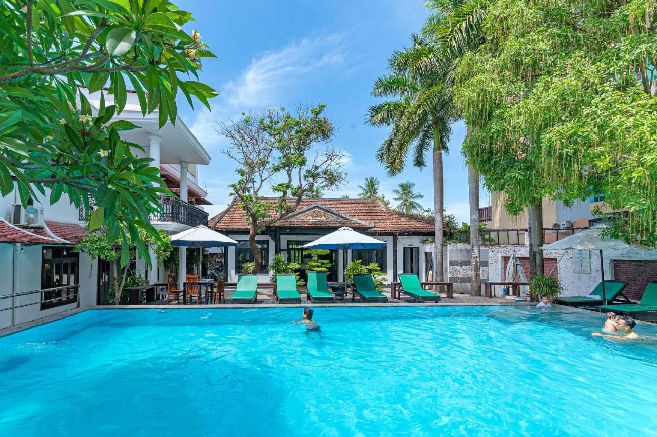 Nostalgia Hotel And Spa Hoi An Exterior photo