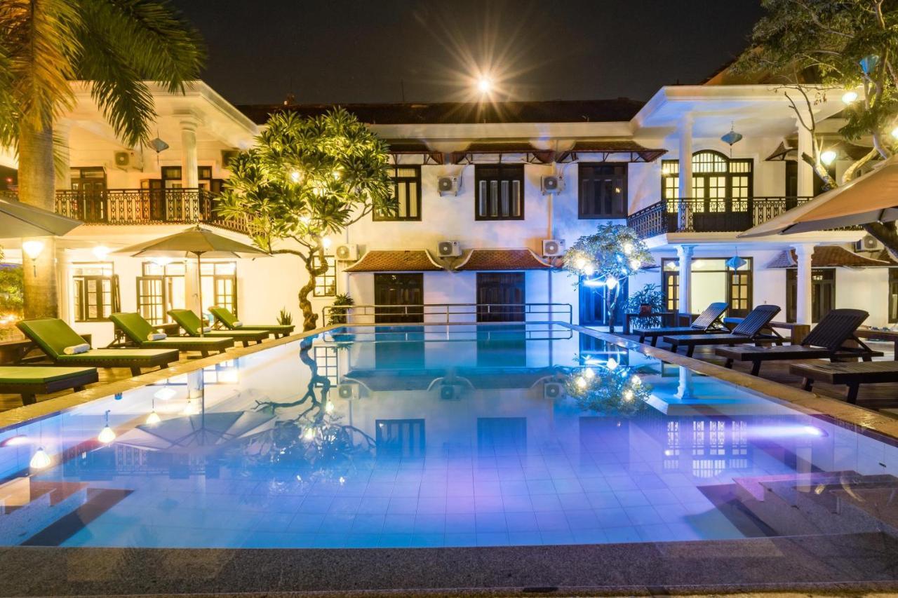 Nostalgia Hotel And Spa Hoi An Exterior photo