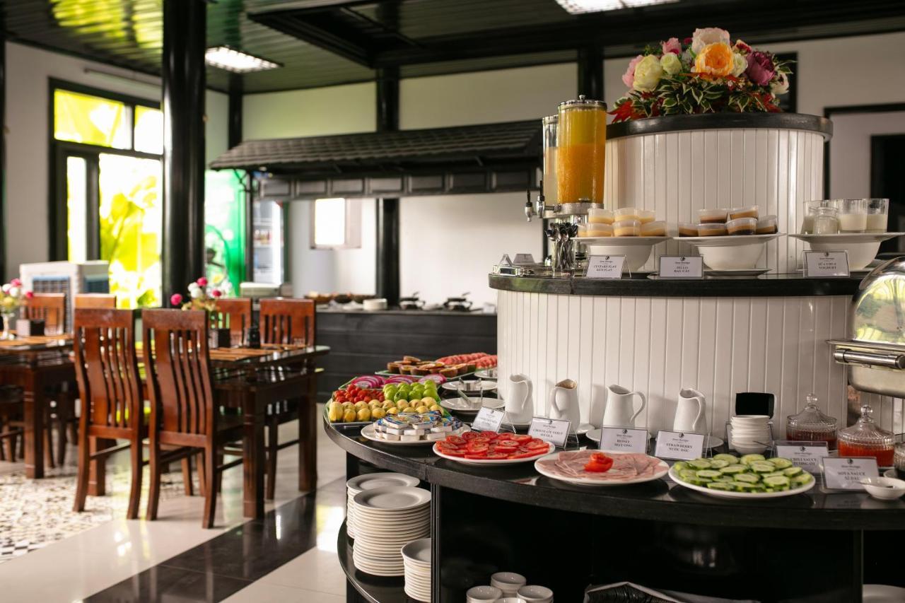 Nostalgia Hotel And Spa Hoi An Exterior photo