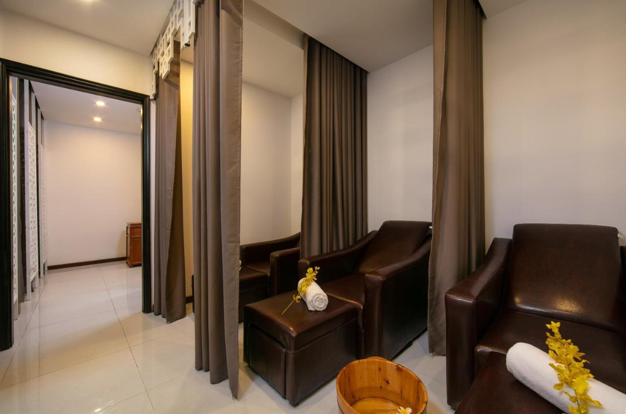 Nostalgia Hotel And Spa Hoi An Exterior photo