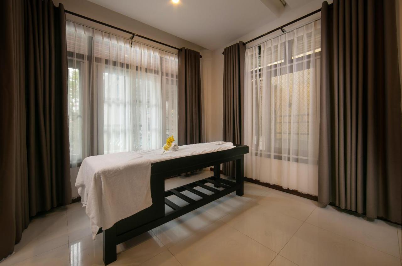 Nostalgia Hotel And Spa Hoi An Exterior photo